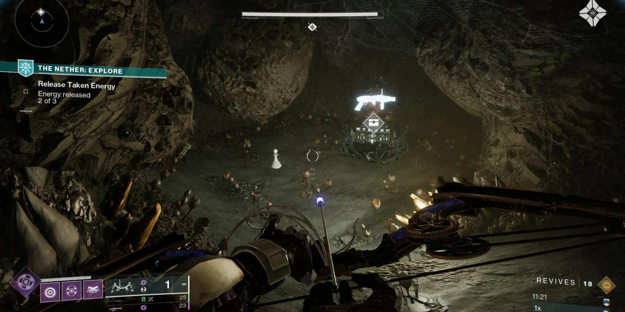 Tìm quân cờ bí ẩn Destiny 2 trong một cánh cửa mở hé có rương vũ khí bên trong ở The Founts The Nether.