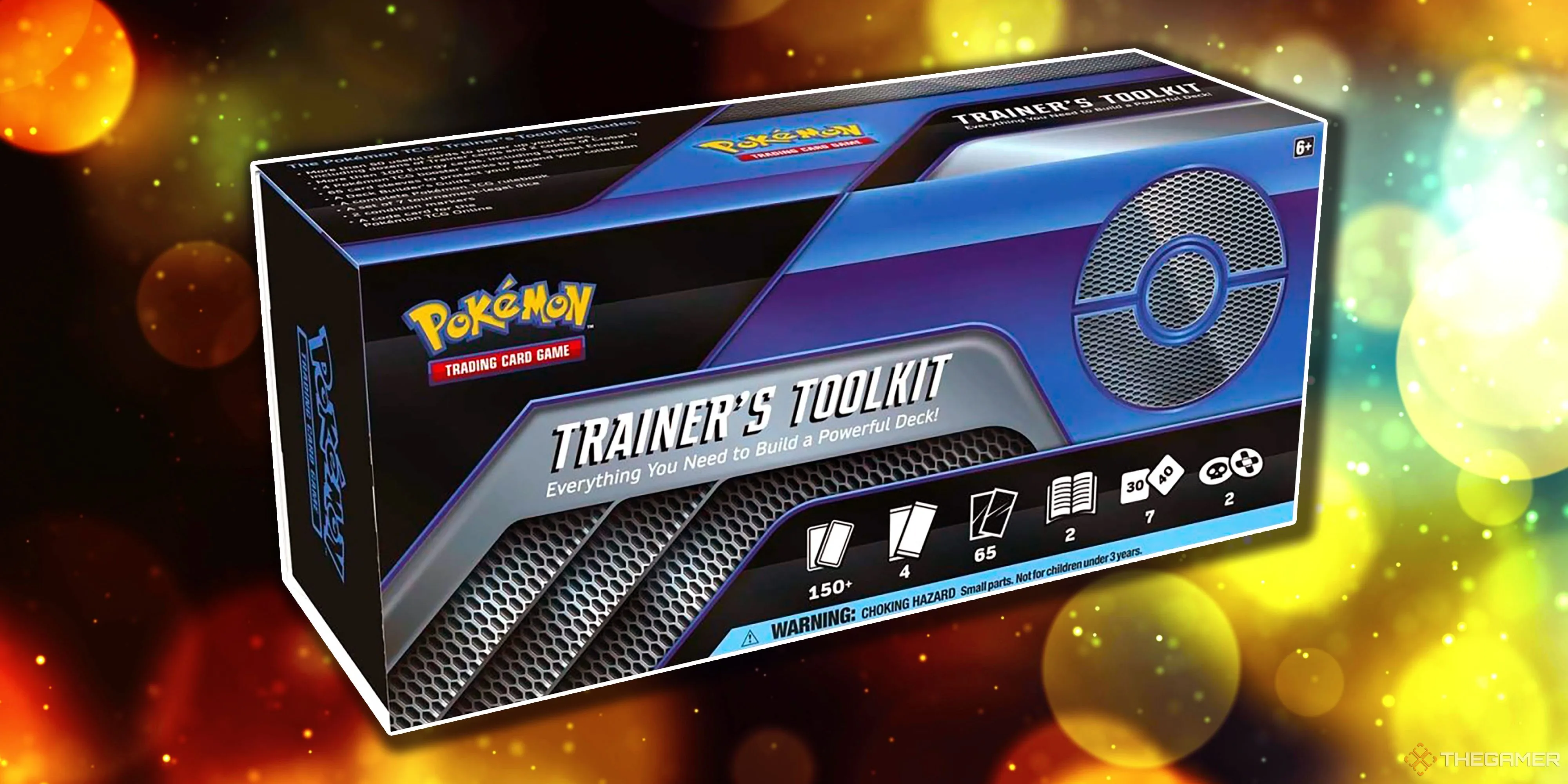 Hộp Pokemon TCG Trainer's Toolkit 2021 với hình ảnh Lucario và các thẻ bài đi kèm