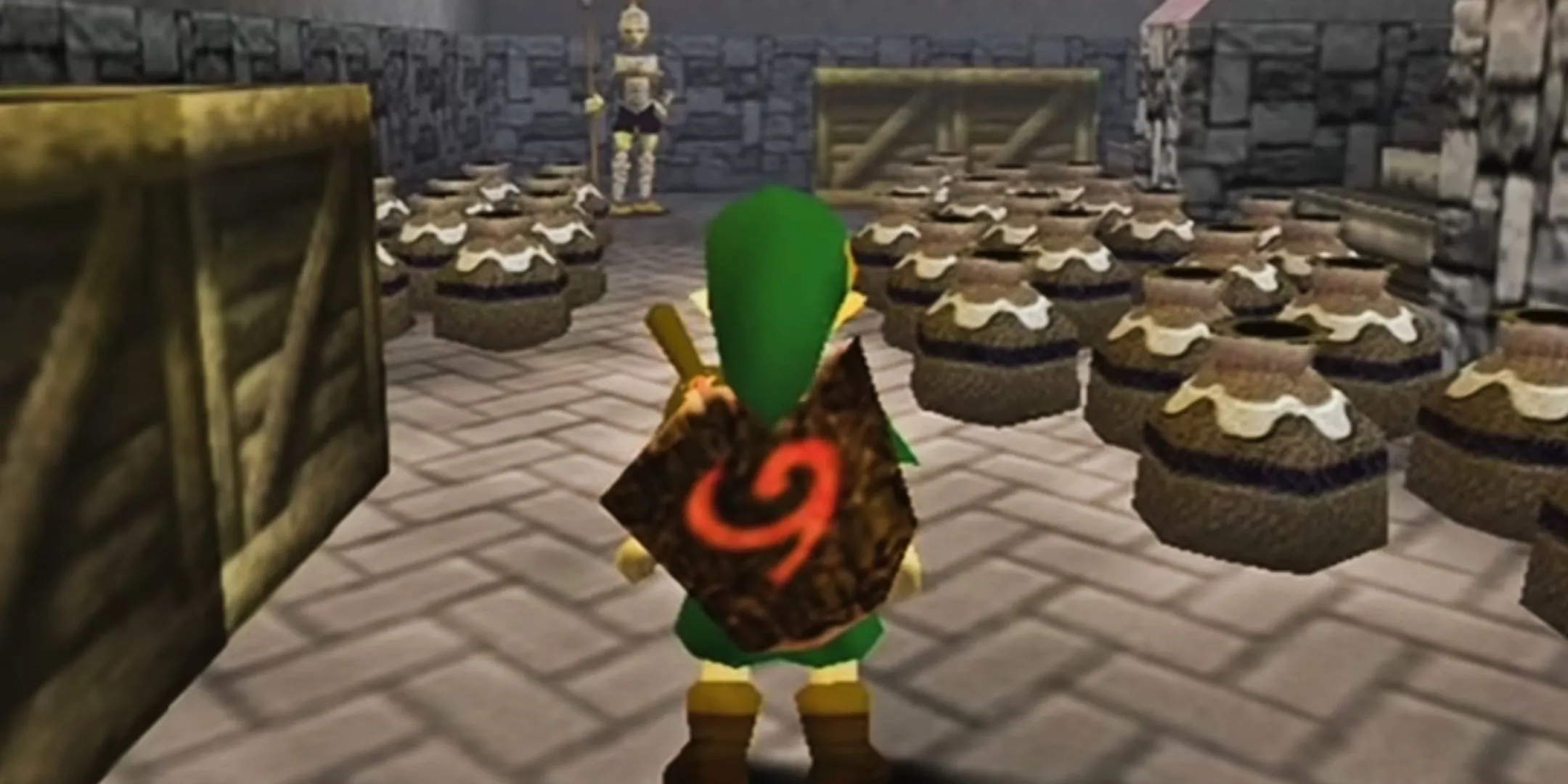 Link phá hủy chum vại để lấy Rupees trong Ocarina of Time