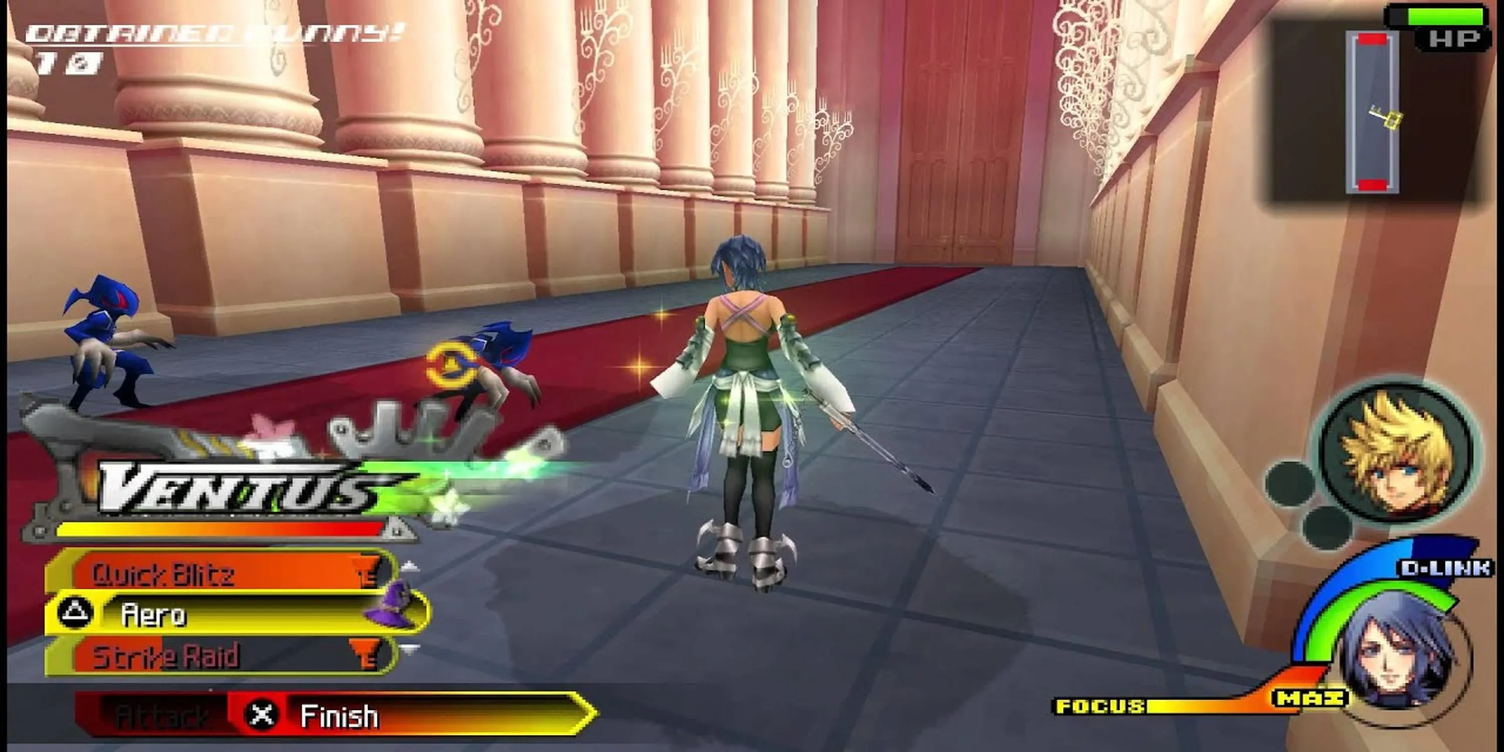 Nhân vật Aqua trong pha chiến đấu ấn tượng của Kingdom Hearts: Birth by Sleep, minh họa hệ thống chiến đấu Command Deck và chất lượng đồ họa RPG trên PSP.