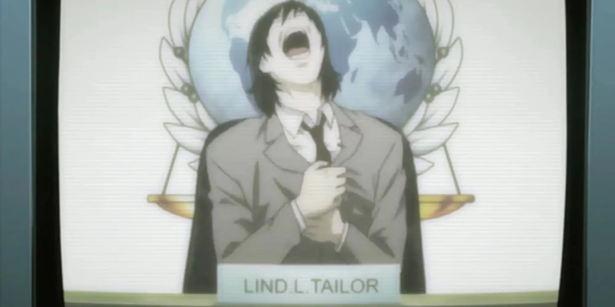 Light Yagami mỉm cười đắc thắng khi Lind L. Tailor chết, đối đầu với L