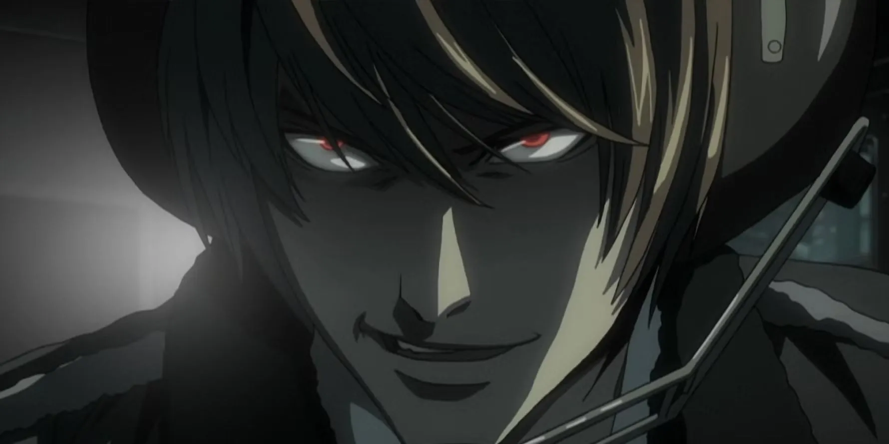 Light Yagami tự nguyện từ bỏ Death Note và ký ức để đánh lừa L