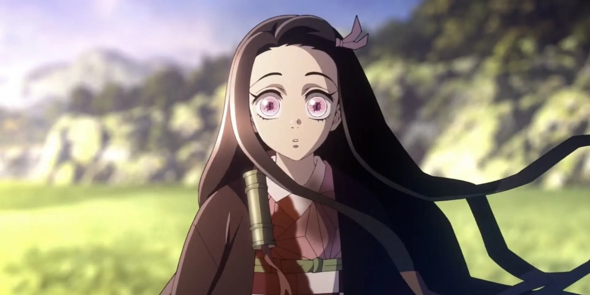 Nezuko ôm lũ trẻ trong arc Nhà Trống